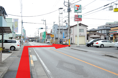 江曽島駅からの道案内：約170m先のセブンイレブンのある交差点を右へ