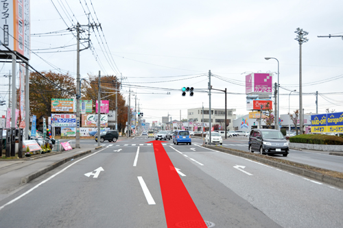 西川田交差点からの道案内：県道2号西川田交差点を直進